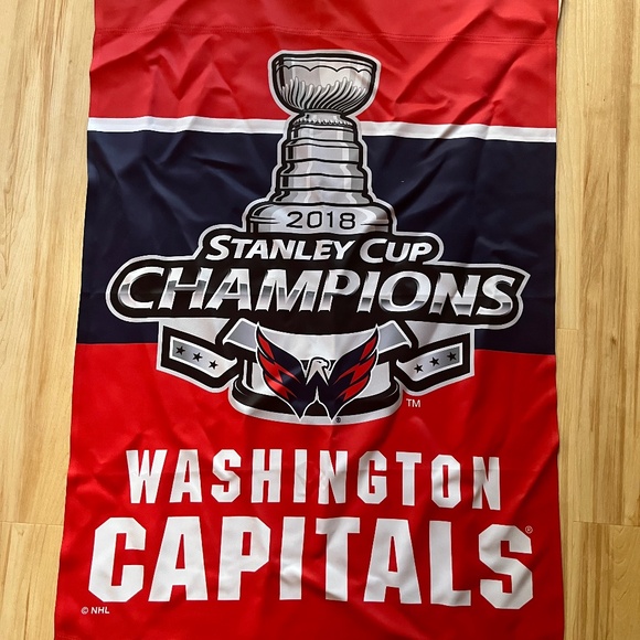 2018 Washington Capital Stanly Cup Flag - Picture 1 of 3